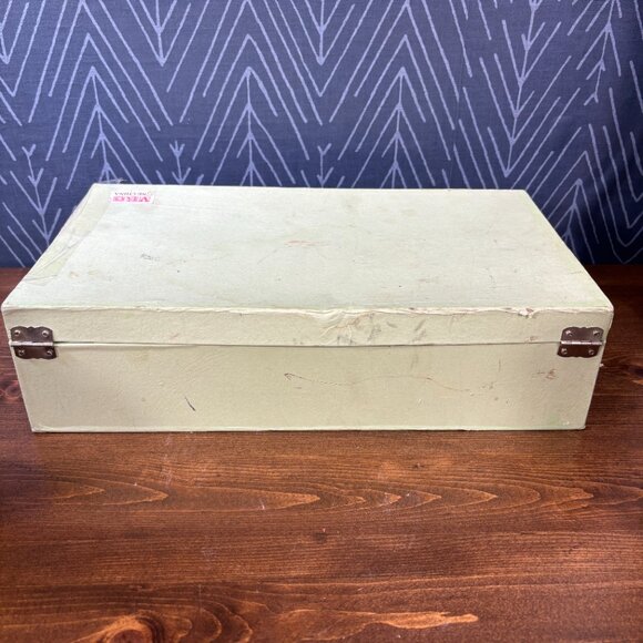 Vintage 1960s China Tea Cup Set with Saucers in Original Box Gold Grape Leaf - Picture 13 of 14